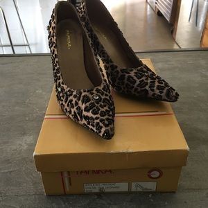 Paprika tan leopard pumps